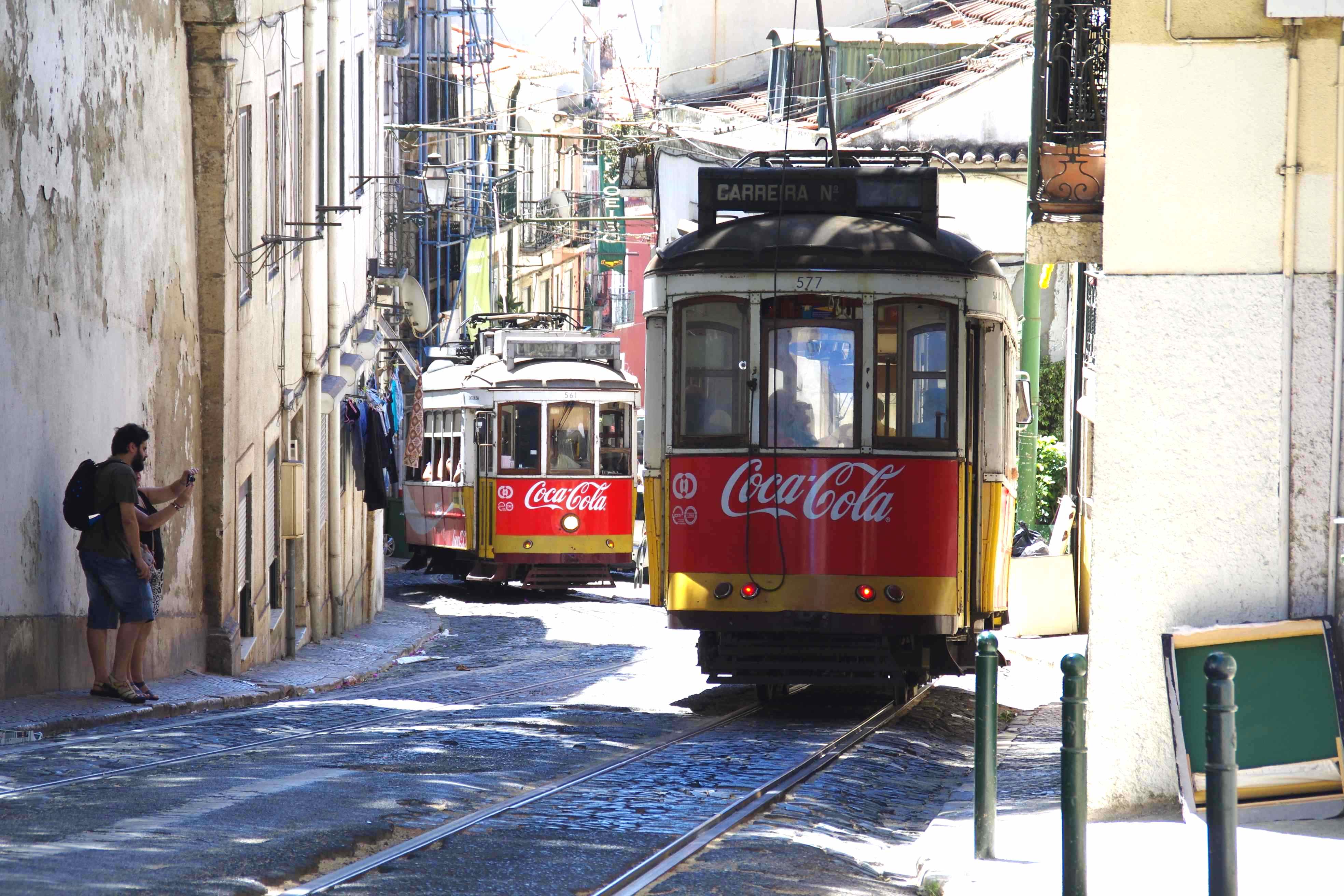 リスボンではトラム 市電 28番に乗ってすれ違いを楽しむ Tomoko Taketani Transit Lounge